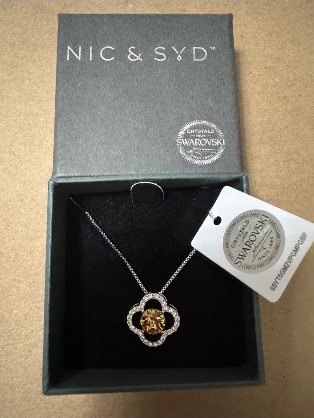 NIC & SYD Women’s Flower Necklace with Swarovski Crystals